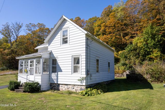 355 County Highway 123, Mayfield, NY 12117