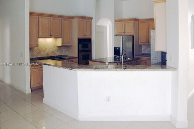 2640 Fairways Dr, Homestead, FL 33035