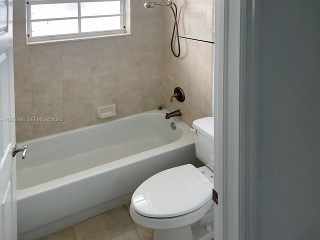 2640 Fairways Dr, Homestead, FL 33035