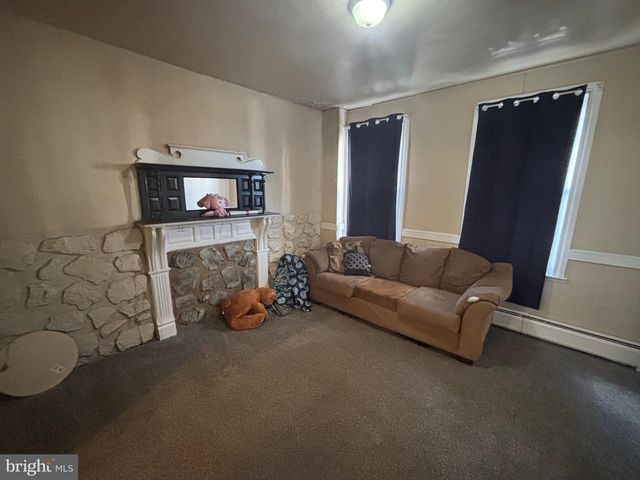 622 E MARKET ST, York, PA 17403