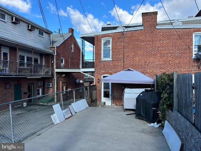 622 E MARKET ST, York, PA 17403