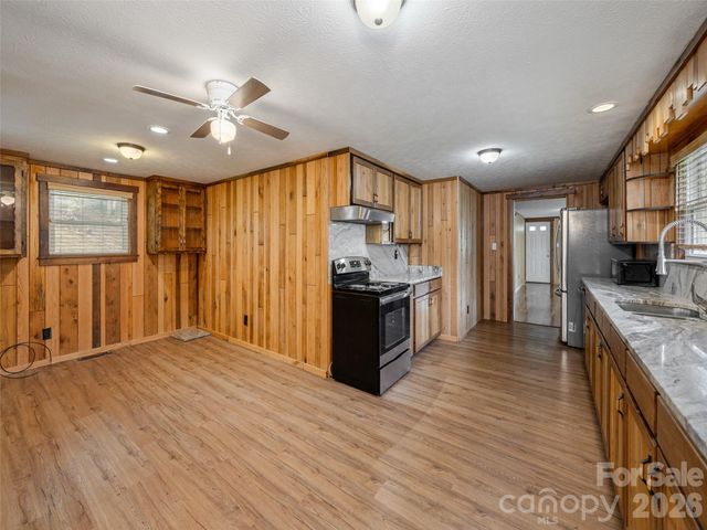 91 Rice Branch Road, Asheville, NC 28804
