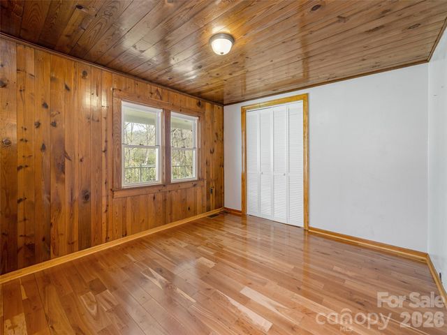 91 Rice Branch Road, Asheville, NC 28804
