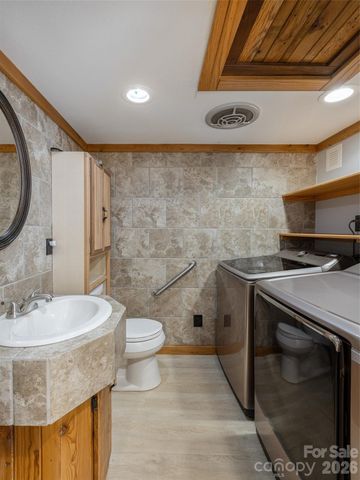 91 Rice Branch Road, Asheville, NC 28804