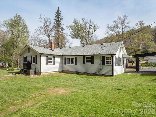 91 Rice Branch Road, Asheville, NC 28804