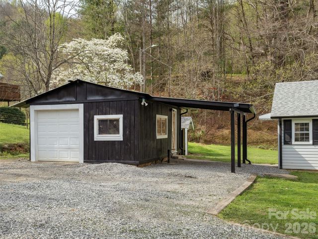 91 Rice Branch Road, Asheville, NC 28804