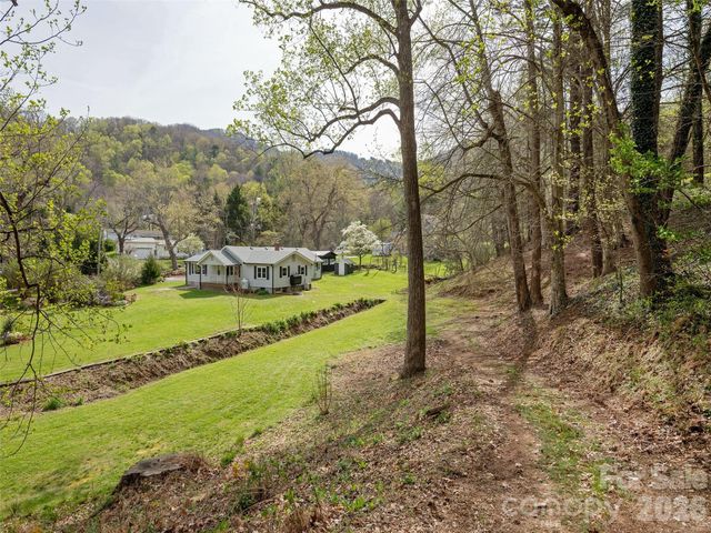 91 Rice Branch Road, Asheville, NC 28804