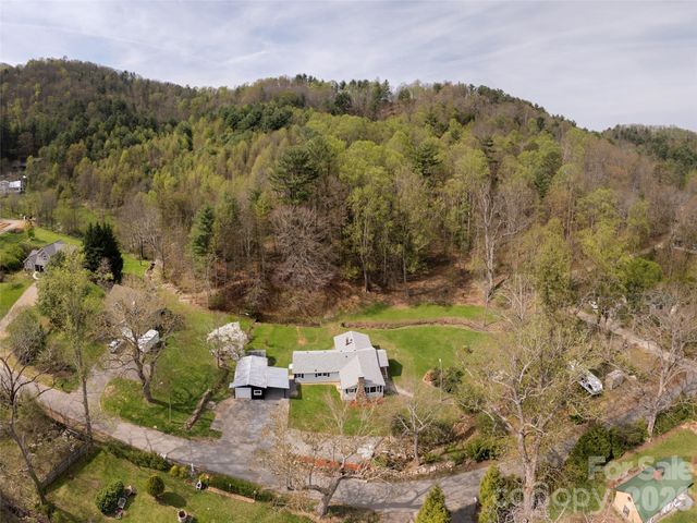 91 Rice Branch Road, Asheville, NC 28804