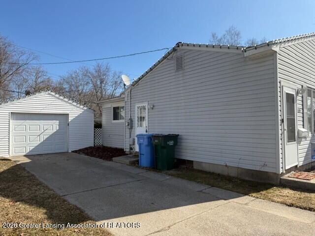 4209 Brighton Drive, Lansing, MI 48911