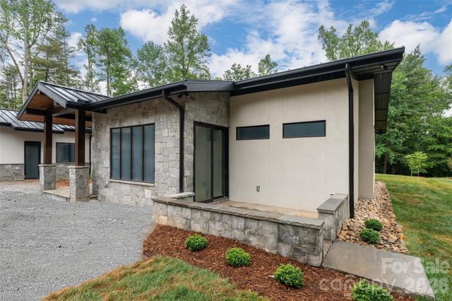 33 Busbee Road, Asheville, NC 28803