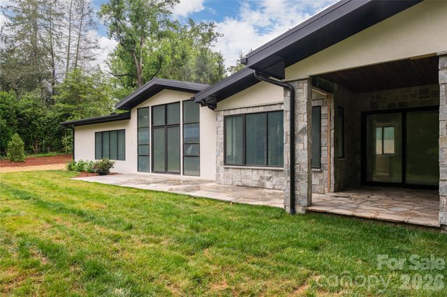 33 Busbee Road, Asheville, NC 28803