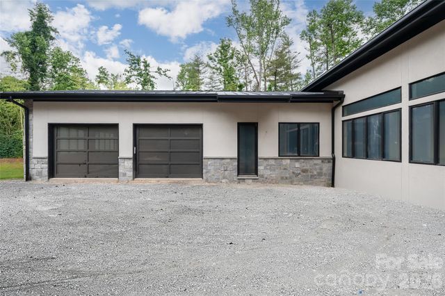 33 Busbee Road, Asheville, NC 28803