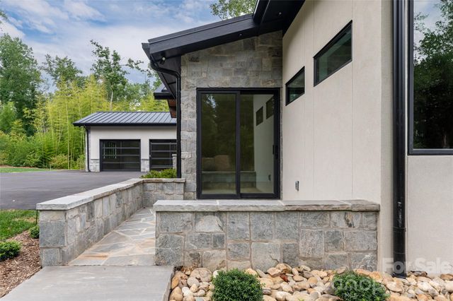 33 Busbee Road, Asheville, NC 28803