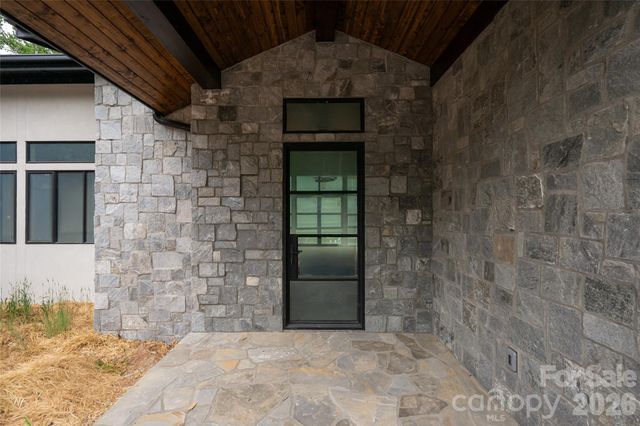 33 Busbee Road, Asheville, NC 28803