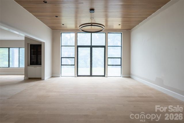 33 Busbee Road, Asheville, NC 28803