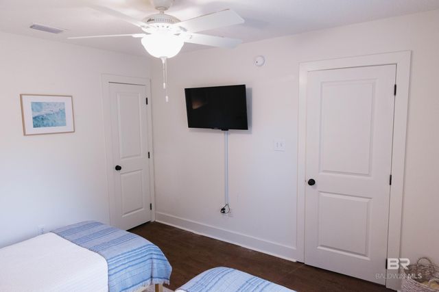 505 E 21st Avenue, Gulf Shores, AL 36542