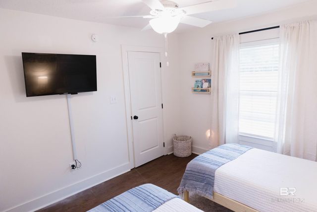 505 E 21st Avenue, Gulf Shores, AL 36542