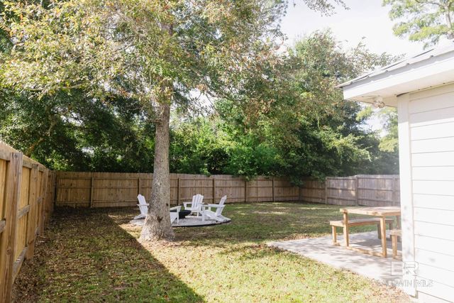 505 E 21st Avenue, Gulf Shores, AL 36542