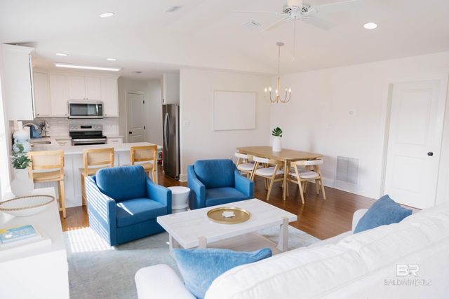 505 E 21st Avenue, Gulf Shores, AL 36542