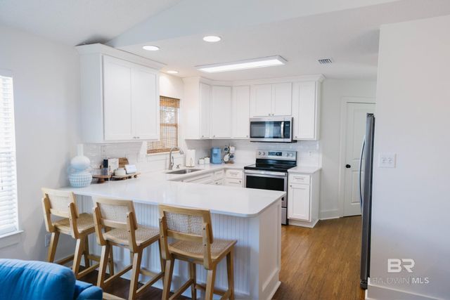 505 E 21st Avenue, Gulf Shores, AL 36542