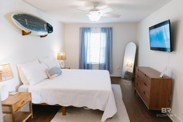 505 E 21st Avenue, Gulf Shores, AL 36542