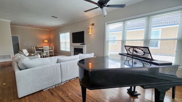 2400 Palm Harbor Drive, Fort Walton Beach, FL 32547