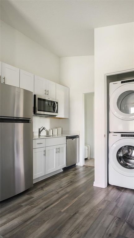 Image 5 of property listing at 36735 THORNHEDGE DRIVE, Zephyrhills, FL 33541