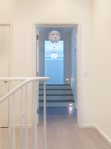 2 Sun Court, Hampton Bays, NY 11946