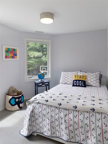 2 Sun Court, Hampton Bays, NY 11946