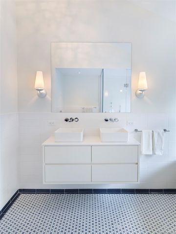 2 Sun Court, Hampton Bays, NY 11946