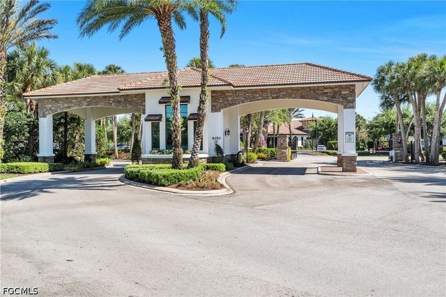 9110 Woodhurst DR, Naples, FL 34120