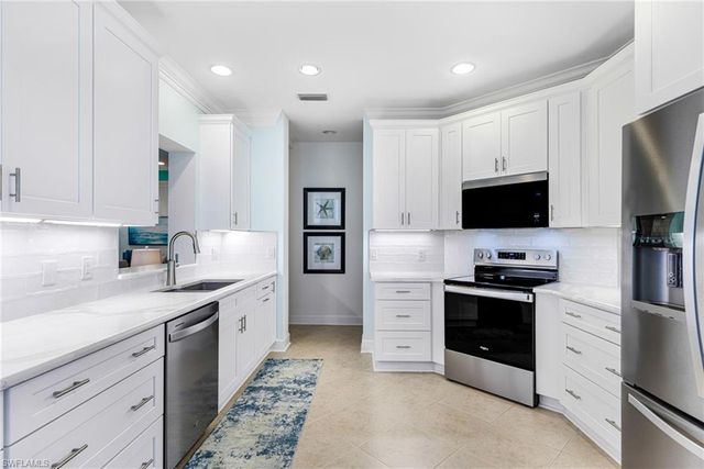 19505 EMERALD BAY # 101, Estero, FL 33928