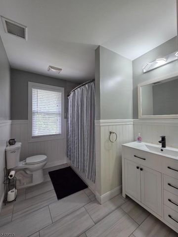 272 Madison Ave, Clifton City, NJ 07011