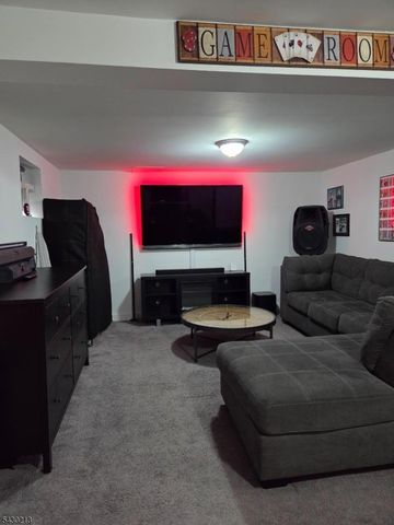 272 Madison Ave, Clifton City, NJ 07011