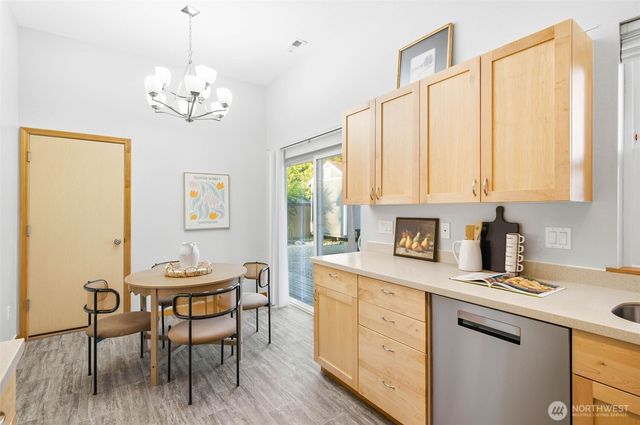 28546 20th Avenue S, Federal Way, WA 98003
