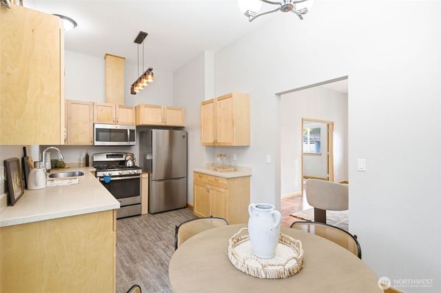 28546 20th Avenue S, Federal Way, WA 98003