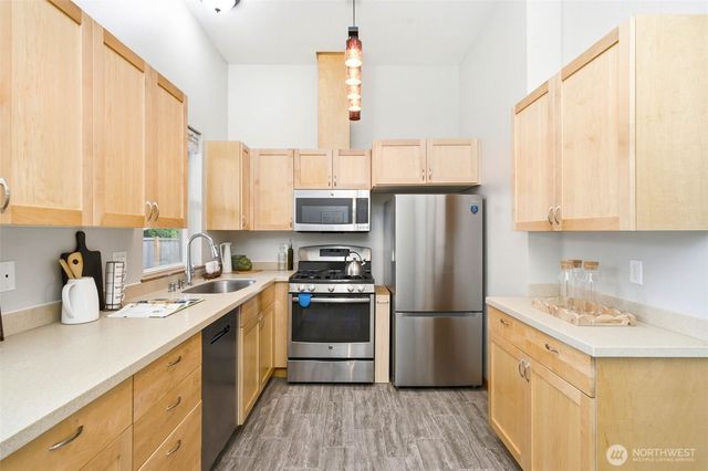 28546 20th Avenue S, Federal Way, WA 98003