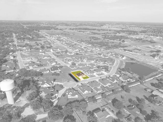 124 E Magnolia Cir, La Vernia, TX 78121