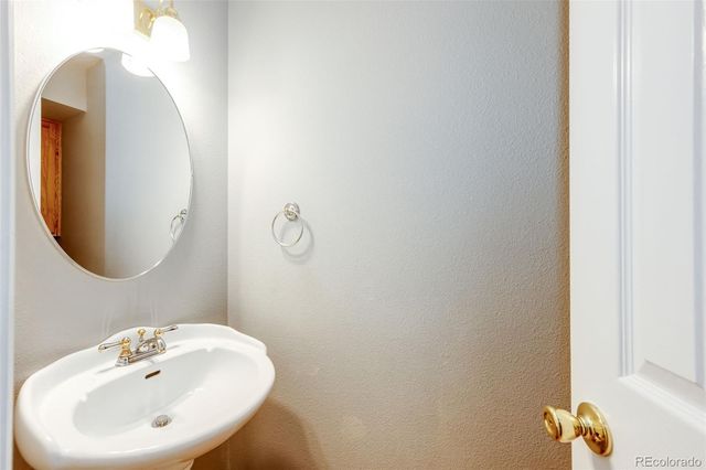 6876 S Broadway, Centennial, CO 80122