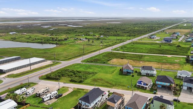 982 S Cove, Port Bolivar, TX 77650