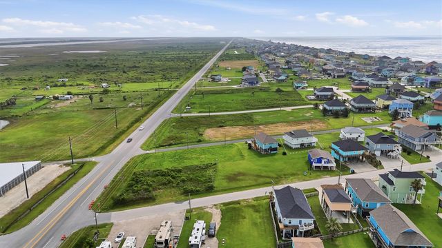 982 S Cove, Port Bolivar, TX 77650
