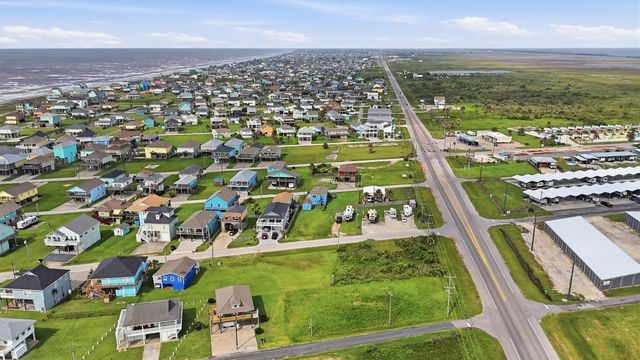 982 S Cove, Port Bolivar, TX 77650