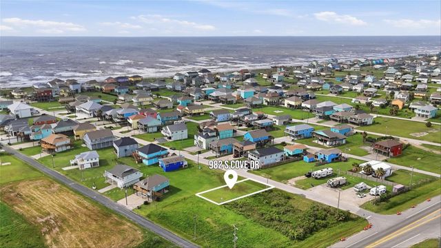 982 S Cove, Port Bolivar, TX 77650