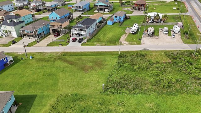 982 S Cove, Port Bolivar, TX 77650