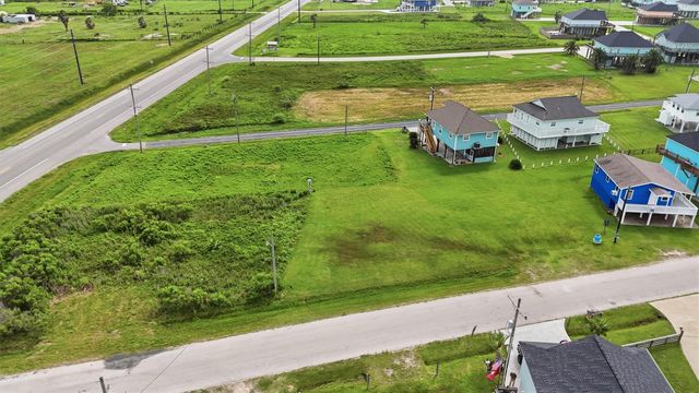 982 S Cove, Port Bolivar, TX 77650