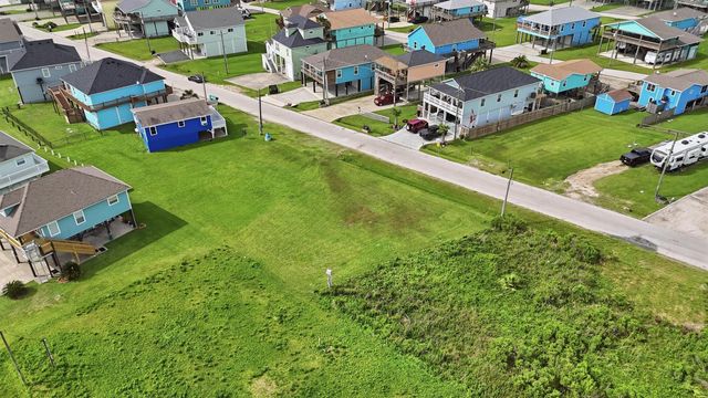 982 S Cove, Port Bolivar, TX 77650