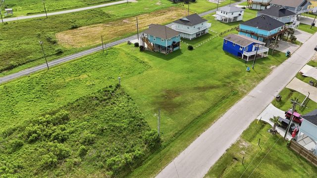 982 S Cove, Port Bolivar, TX 77650