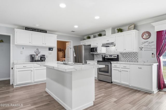 5017 Creighton Drive, New Iberia, LA 70560