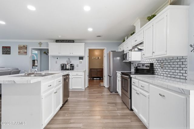 5017 Creighton Drive, New Iberia, LA 70560