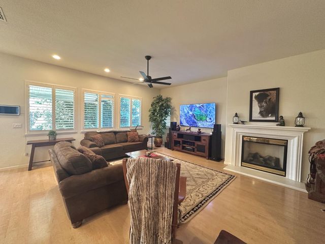 2303 Petruchio Way, Roseville, CA 95661